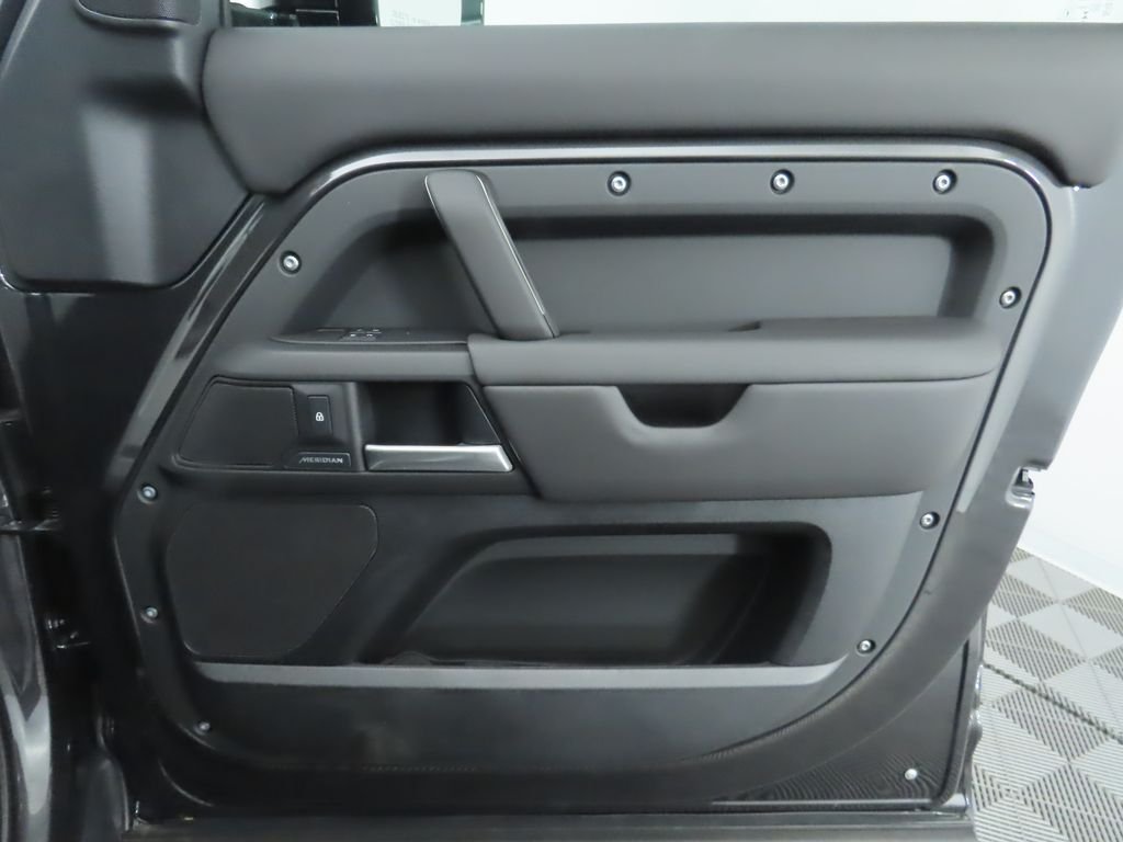 Used 2025 Carpathian Grey Prem Met Land Rover S image 27
