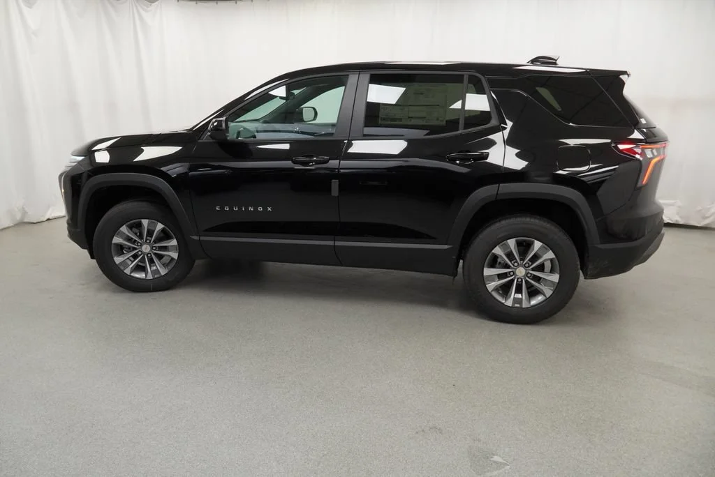 New 2027 Mosaic Black Metallic Chevrolet LT image 39