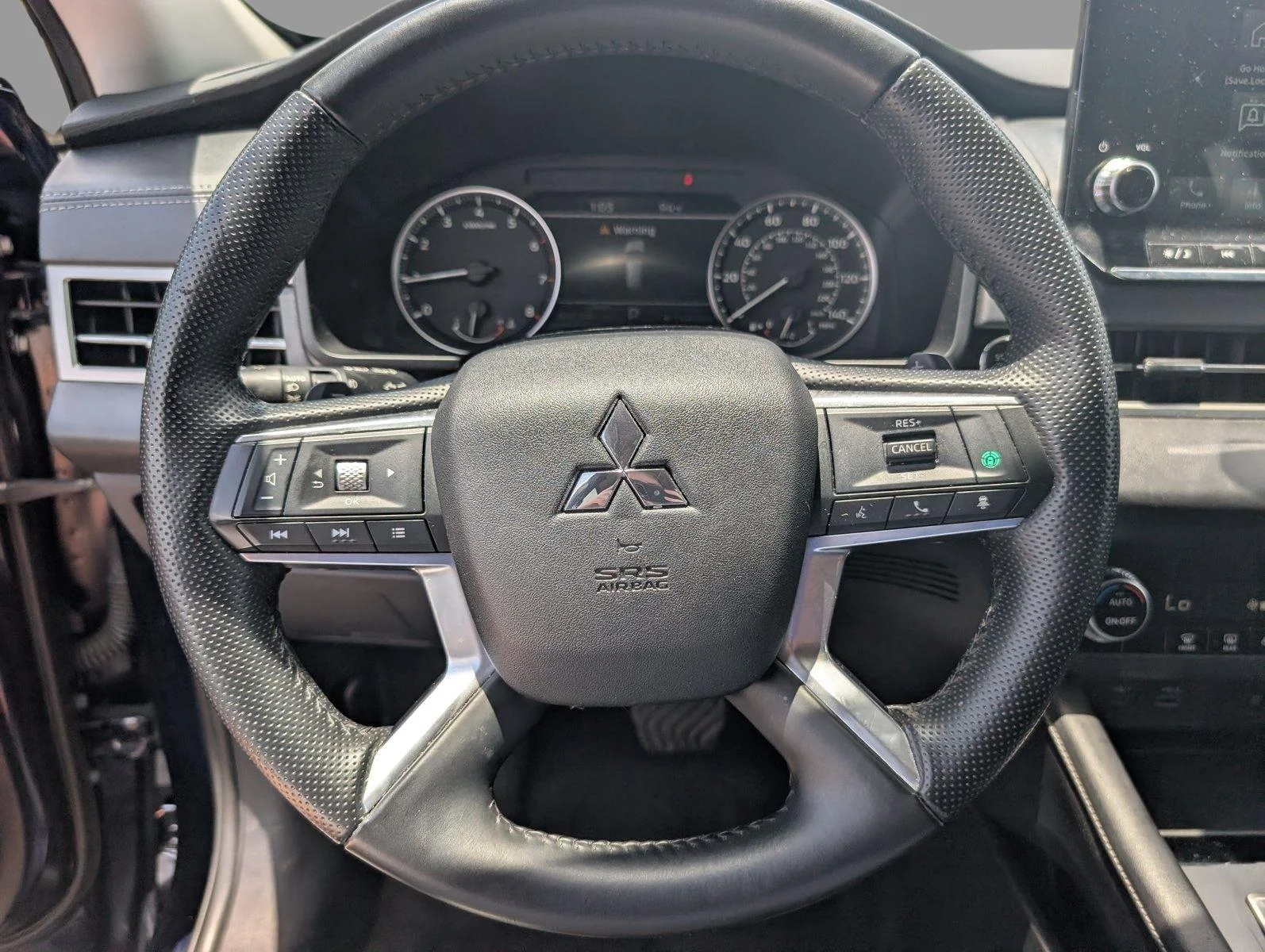 Used 2024 Cosmic Blue Metallic Mitsubishi SE image 27