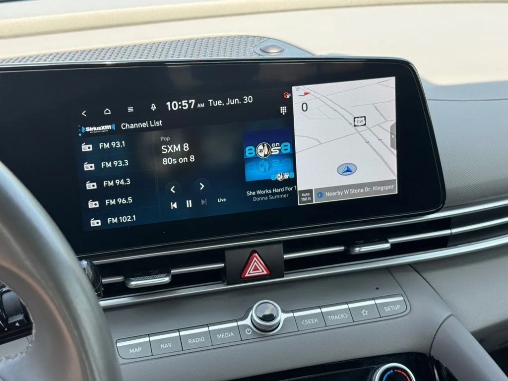 Used 2025 Black Hyundai SEL Convenience image 30