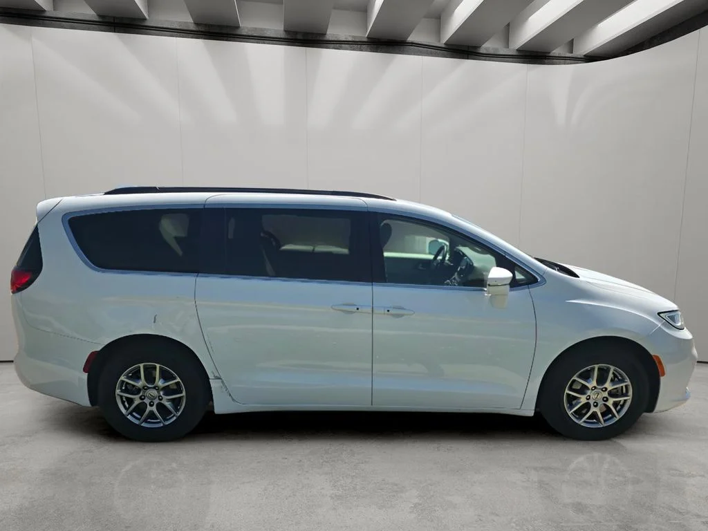 Used 2021 Bright White Clearcoat Chrysler Touring image 6