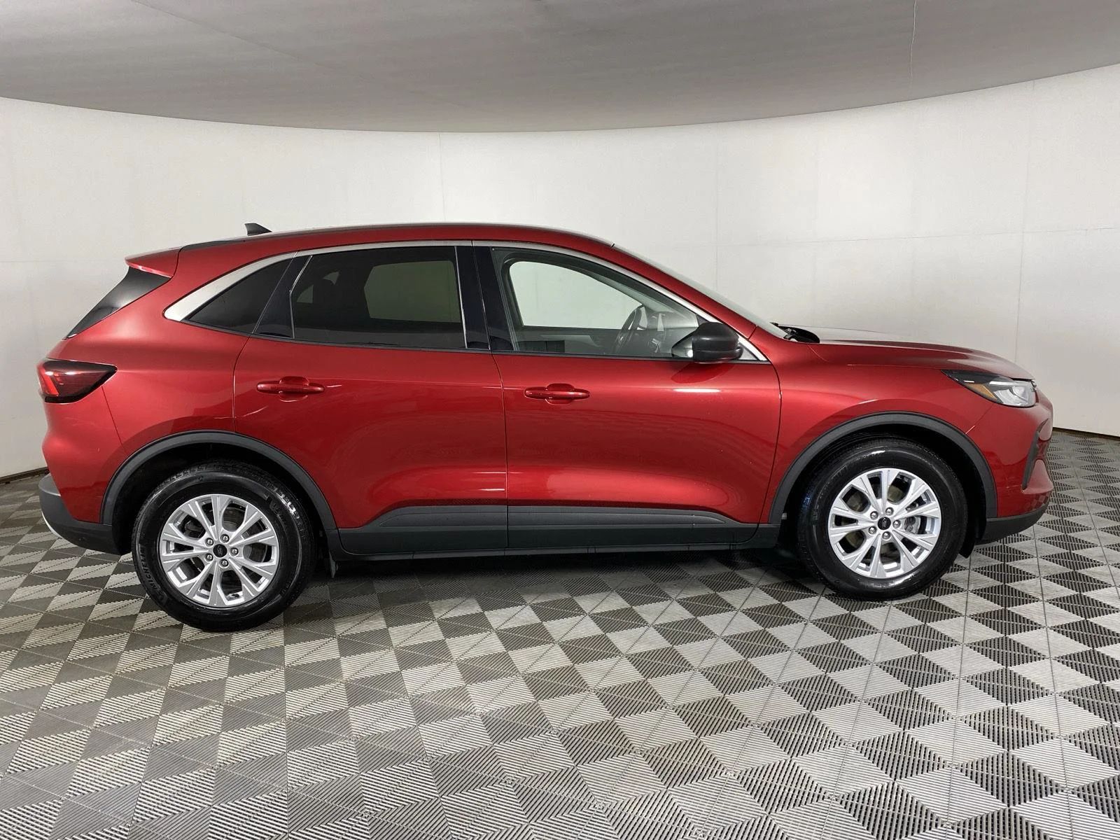 Used 2023 Rd Ford Active image 8