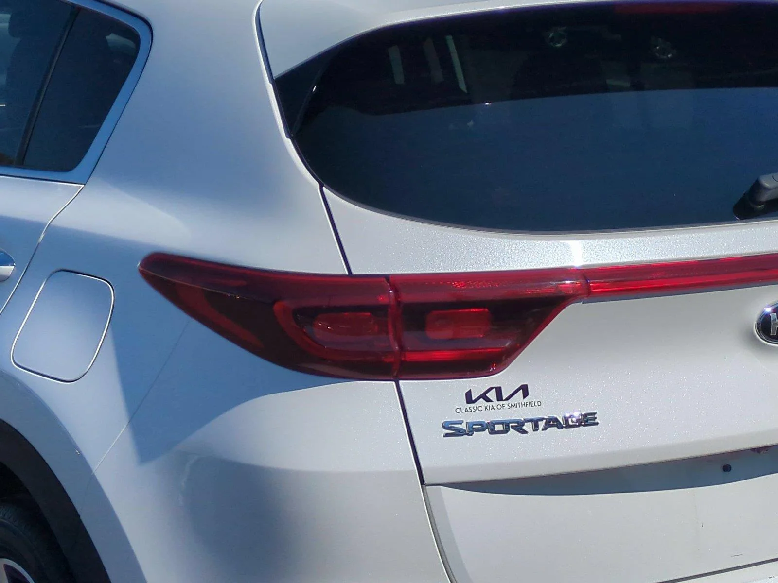 Used 2022 Snow White Pearl Kia EX image 11