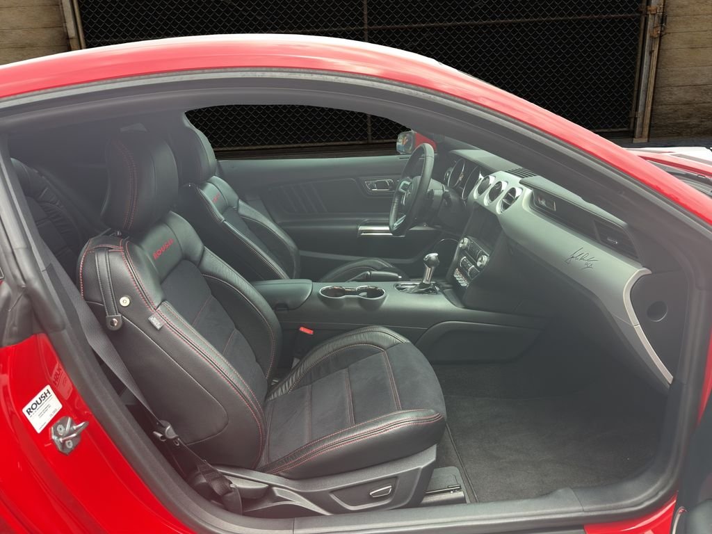 Used 2015 Race Red Ford GT Premium image 17