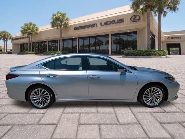 Certified Used 2022 Silver Lexus 300h Luxury image 3