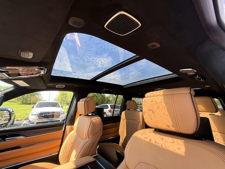 New 2026 High Gloss Black Jeep Summit Reserve image 19