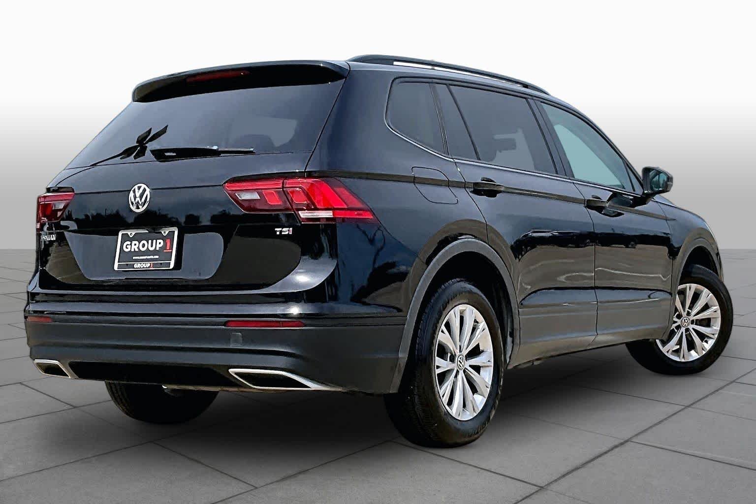 Used 2018 Deep Black Pearl Metallic Volkswagen S image 12