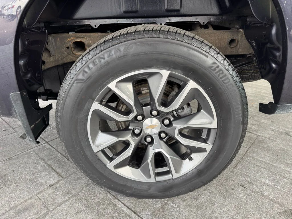 Used 2024 Gray Chevrolet LT image 4