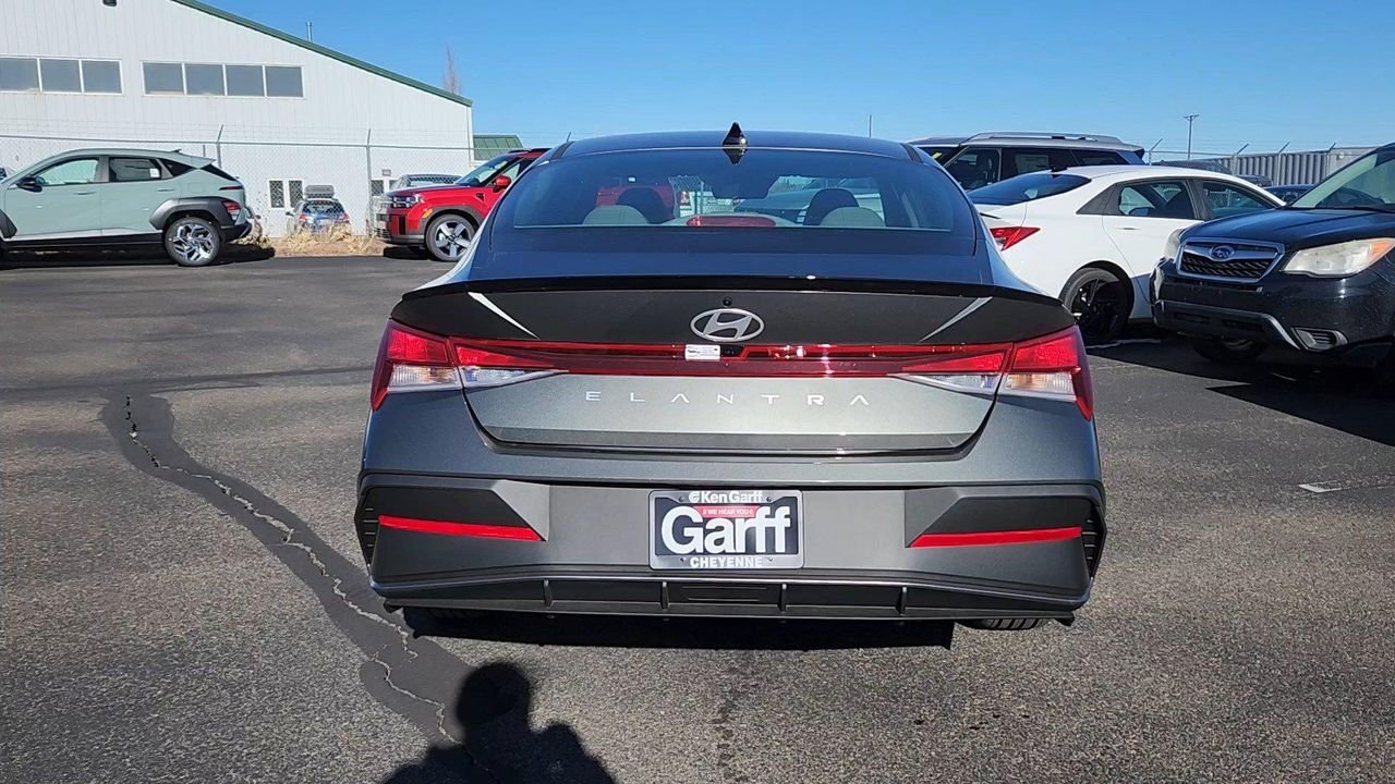 New 2026 Amazon Gray Hyundai SEL Sport image 19