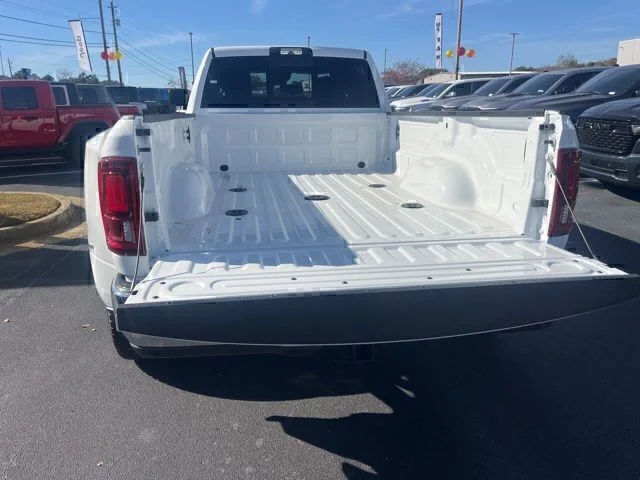 New 2026 Bright White Clear-Coat Exterior Paint RAM Tradesman image 29