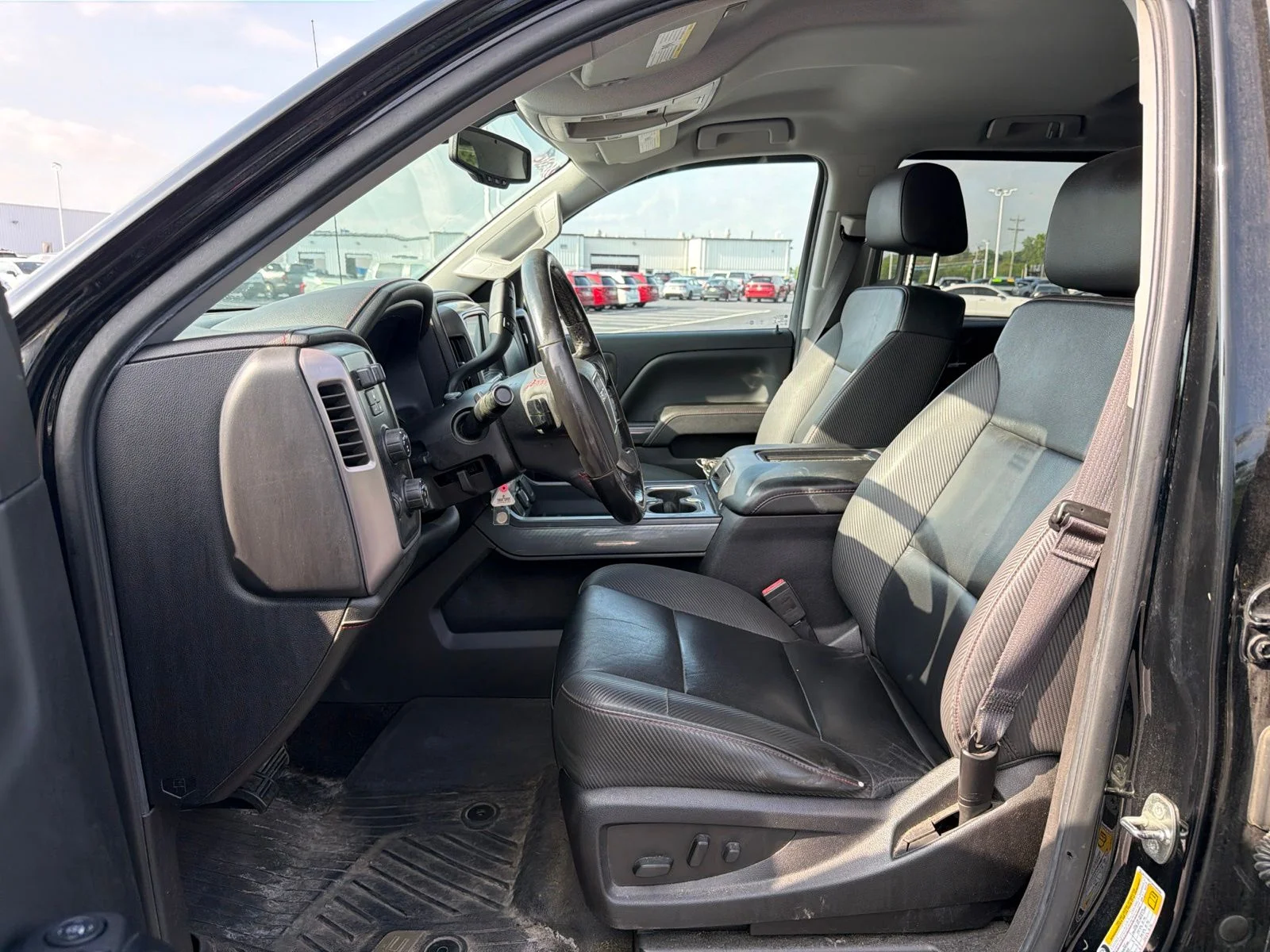 Used 2017 Black GMC SLT image 10