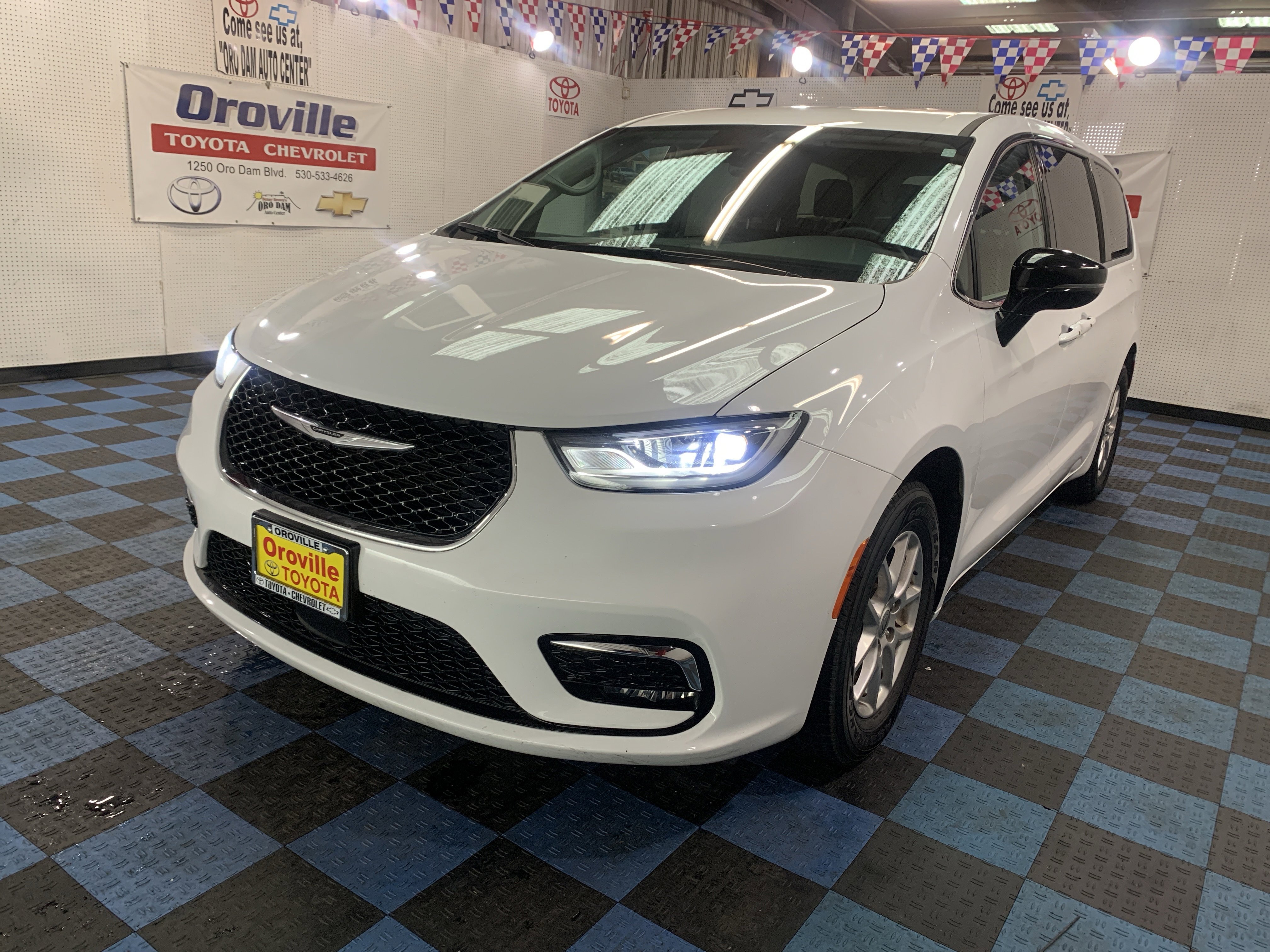 2024 Chrysler Pacifica Touring L