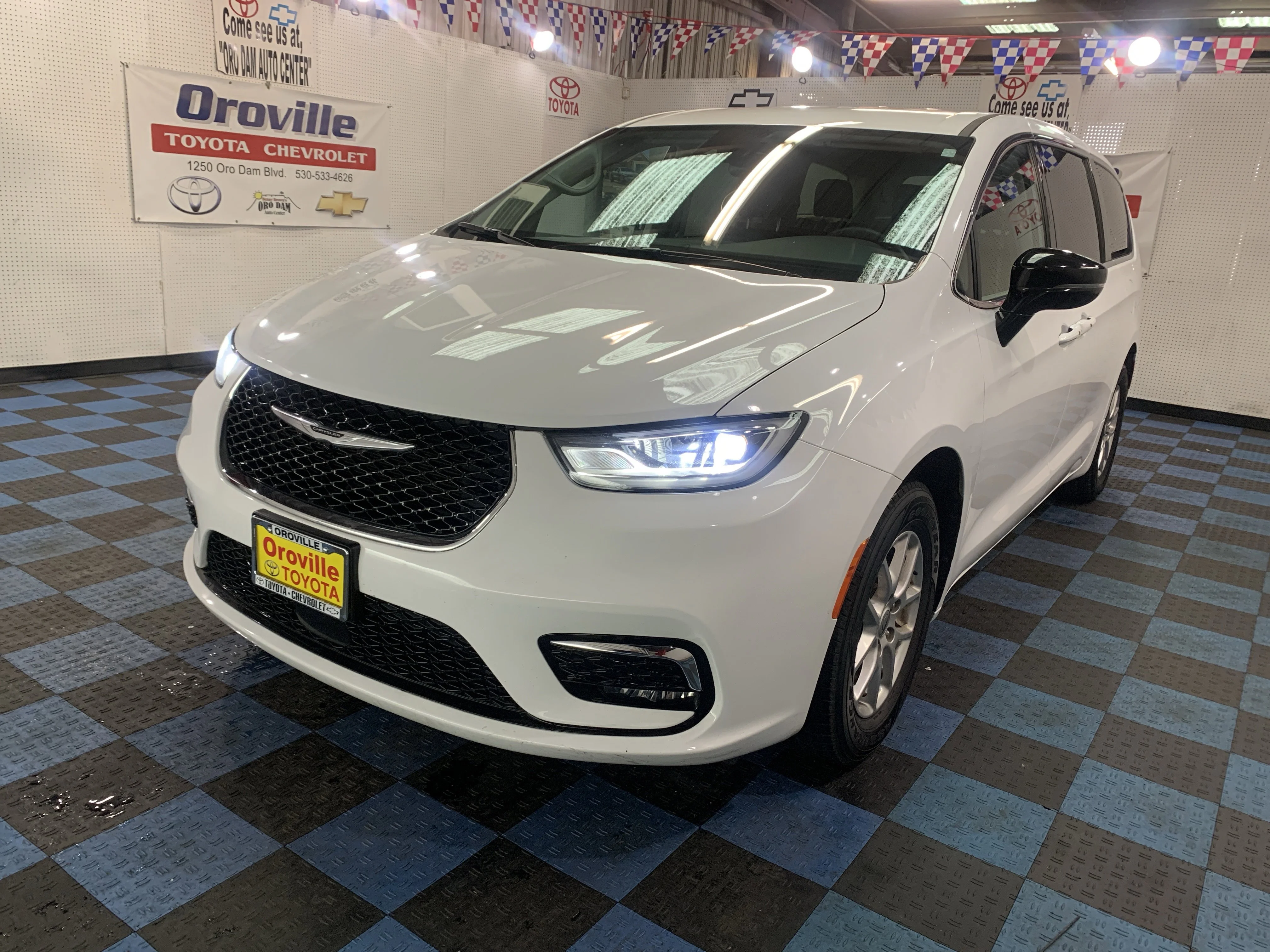 2024 Chrysler Pacifica Touring L