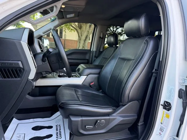 Certified Used 2018 White Platinum Clearcoat Metallic Ford Lariat image 11