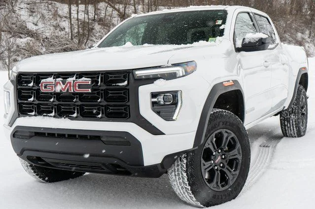 2025 GMC Canyon Elevation 4WD Crew Cab Short Box's photo