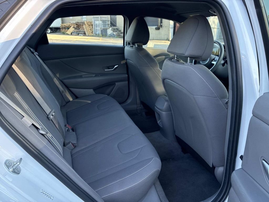 Used 2024 White Hyundai SEL image 11