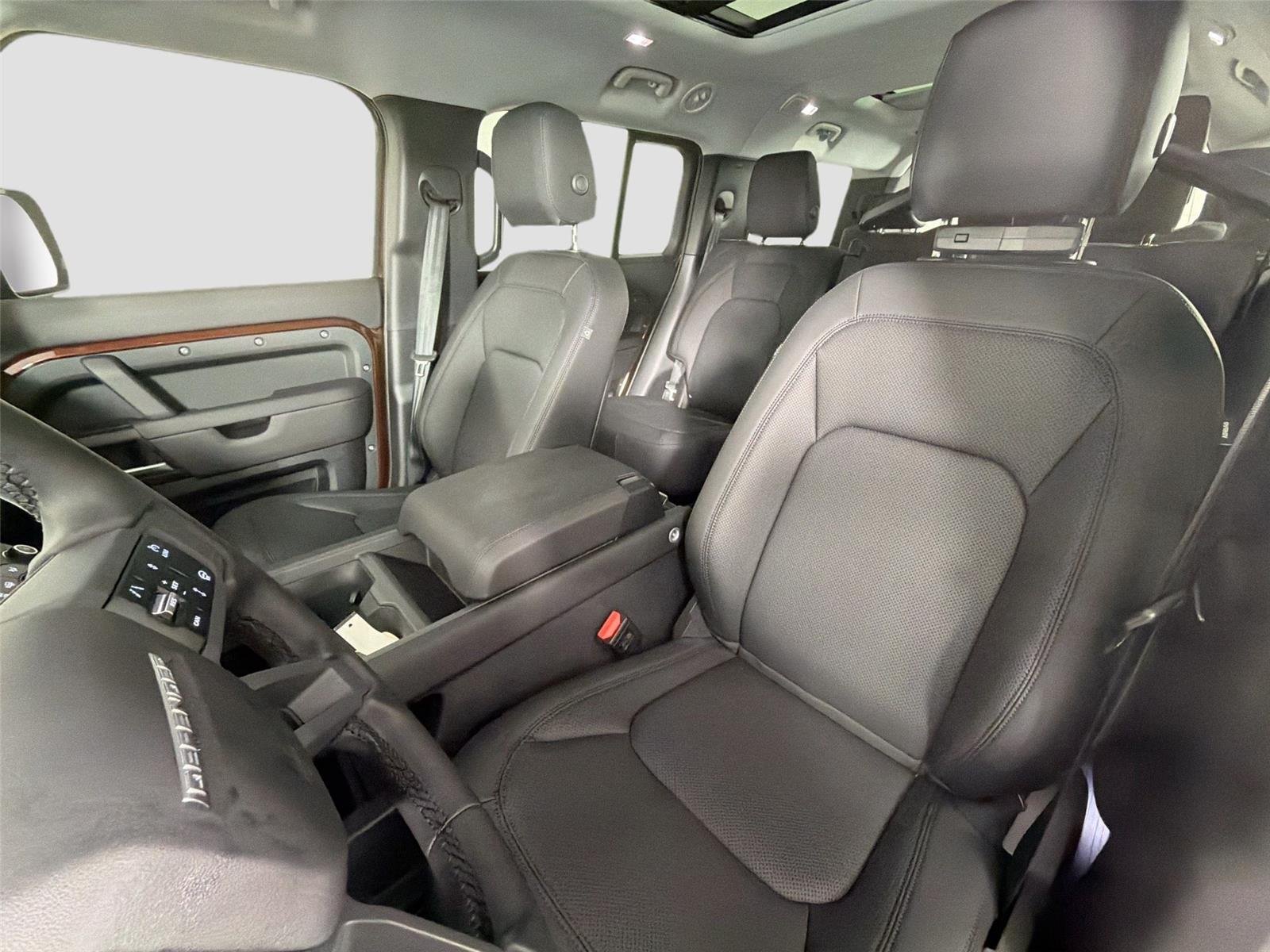 New 2026 SEDONA RED Land Rover S image 20