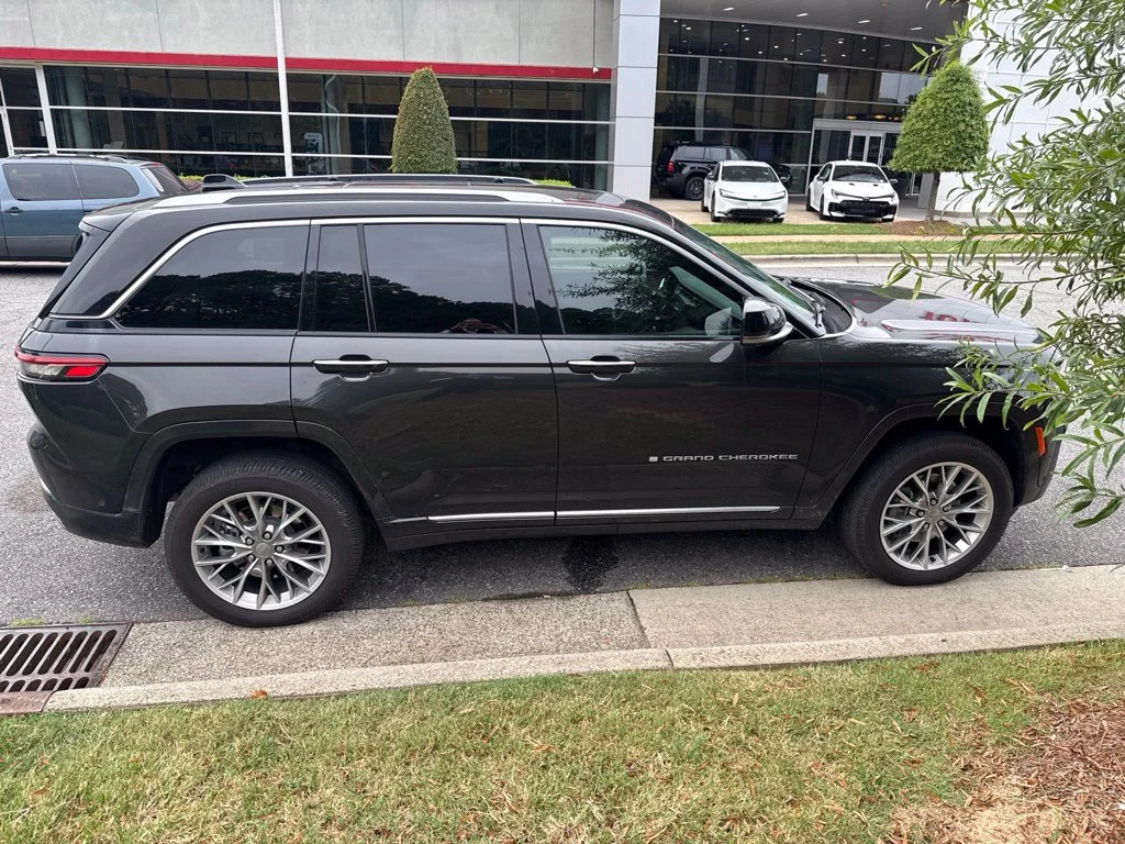 Used 2023 Brown Jeep Summit 4xe image 3