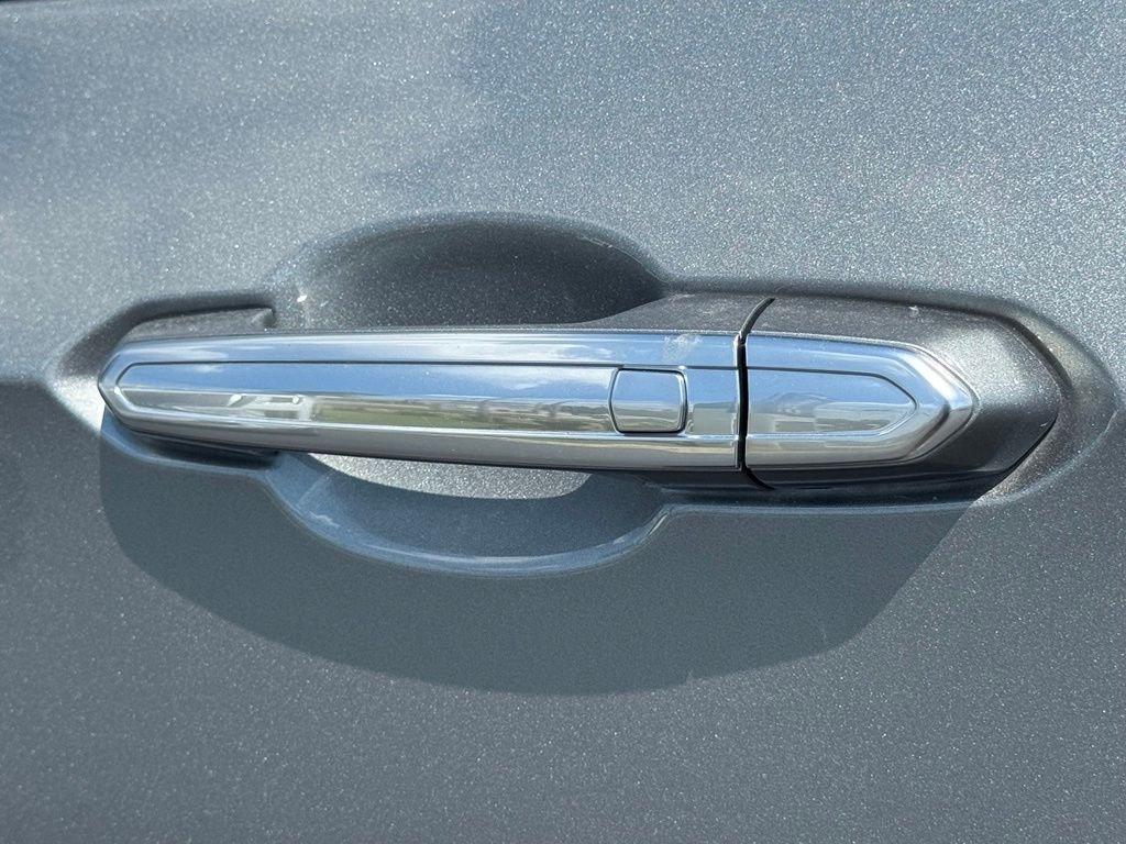 Used 2023 Silver Cadillac Premium Luxury image 13