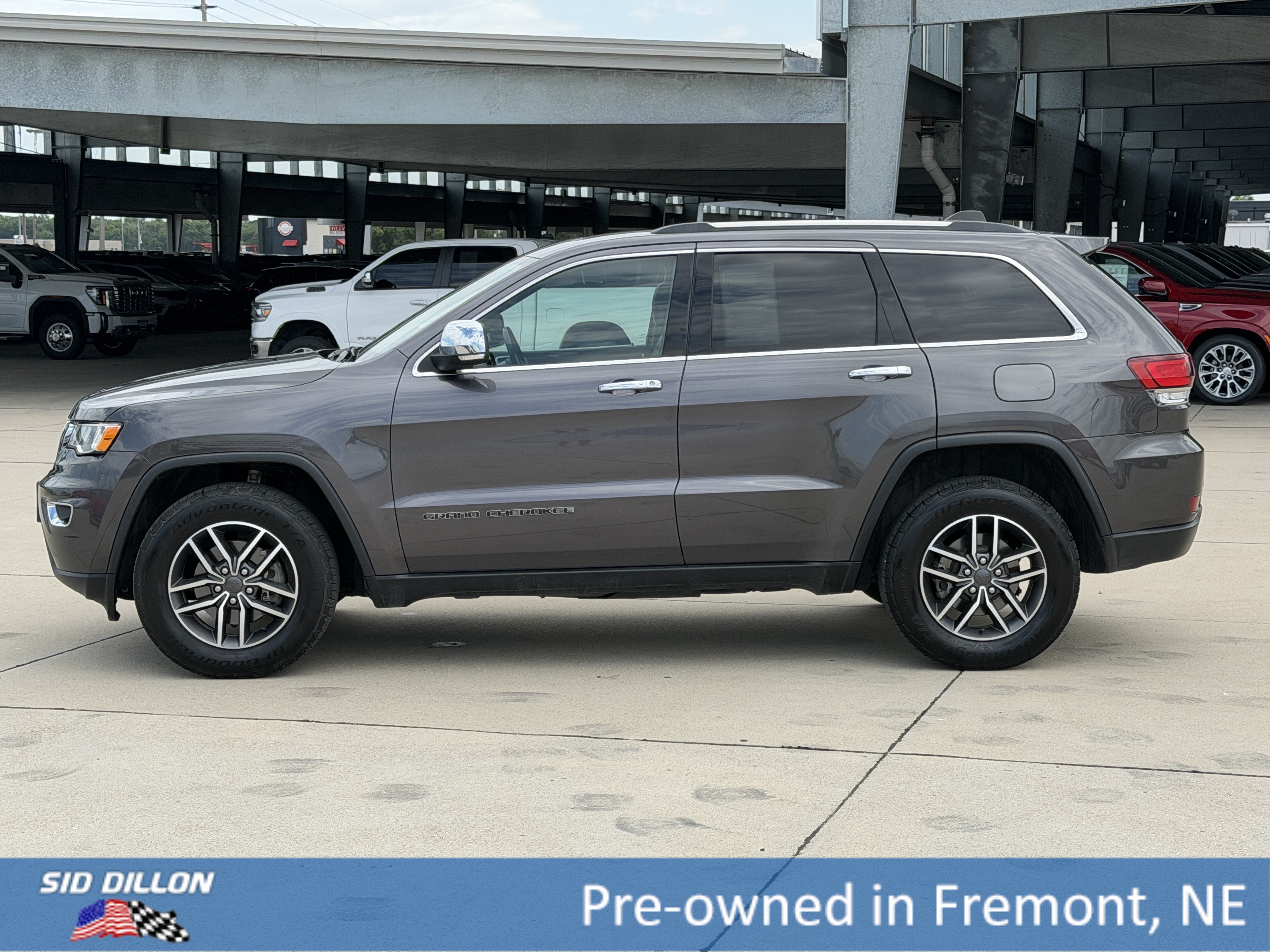 Used 2020 Granite Crystal Metallic Clearcoat Jeep Limited image 8