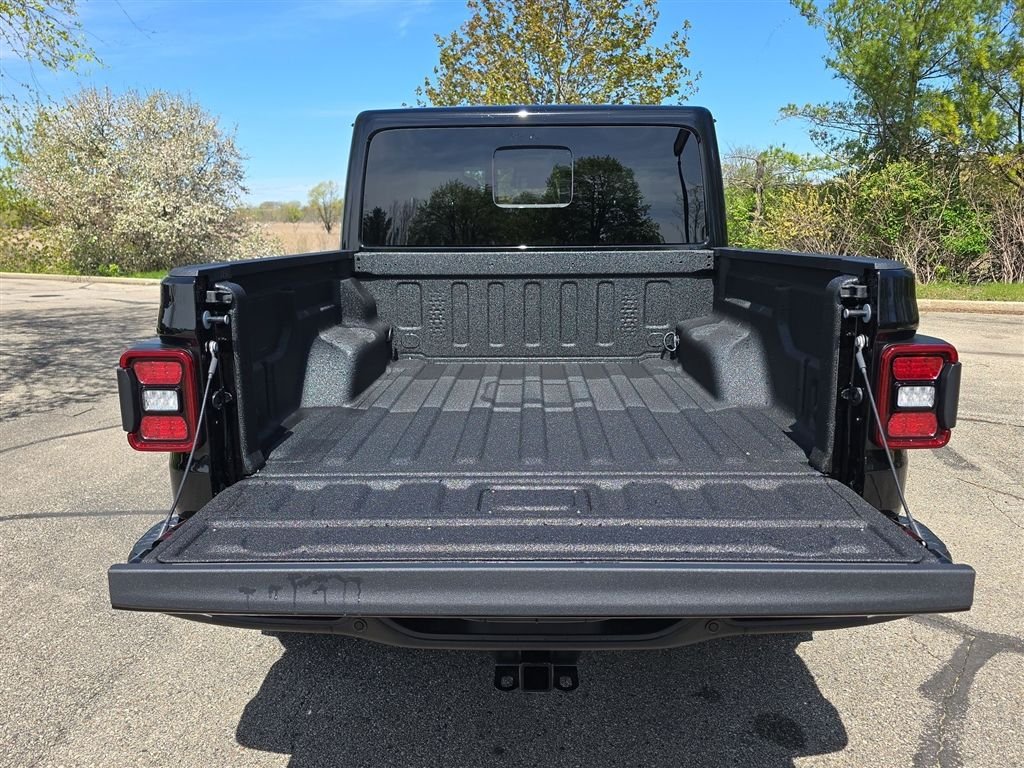 New 2026 Black Clear-Coat Exterior Paint Jeep Mojave X image 12