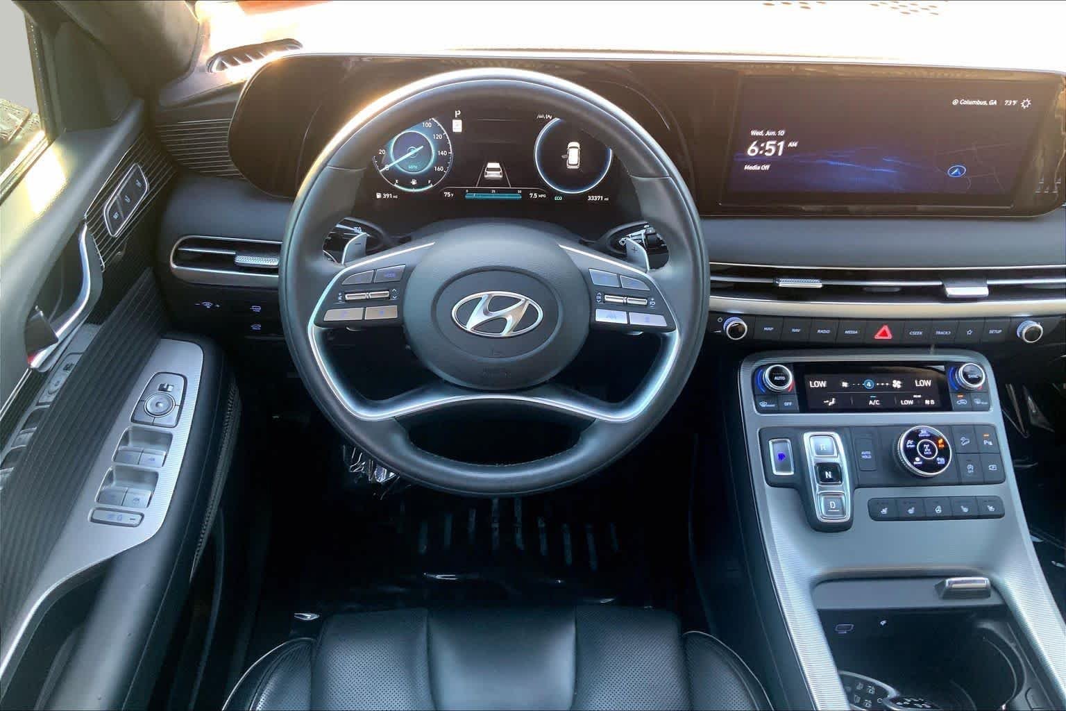 Used 2025 Sierra Burgundy Hyundai Calligraphy image 6