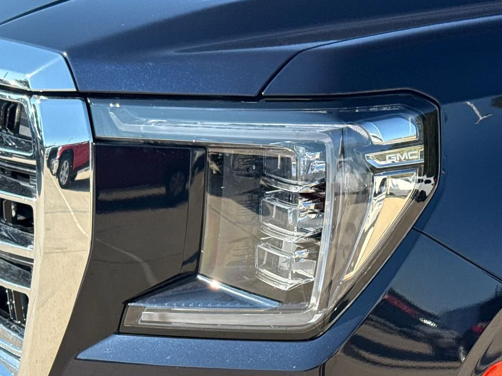 Used 2022 Blue GMC SLT image 4