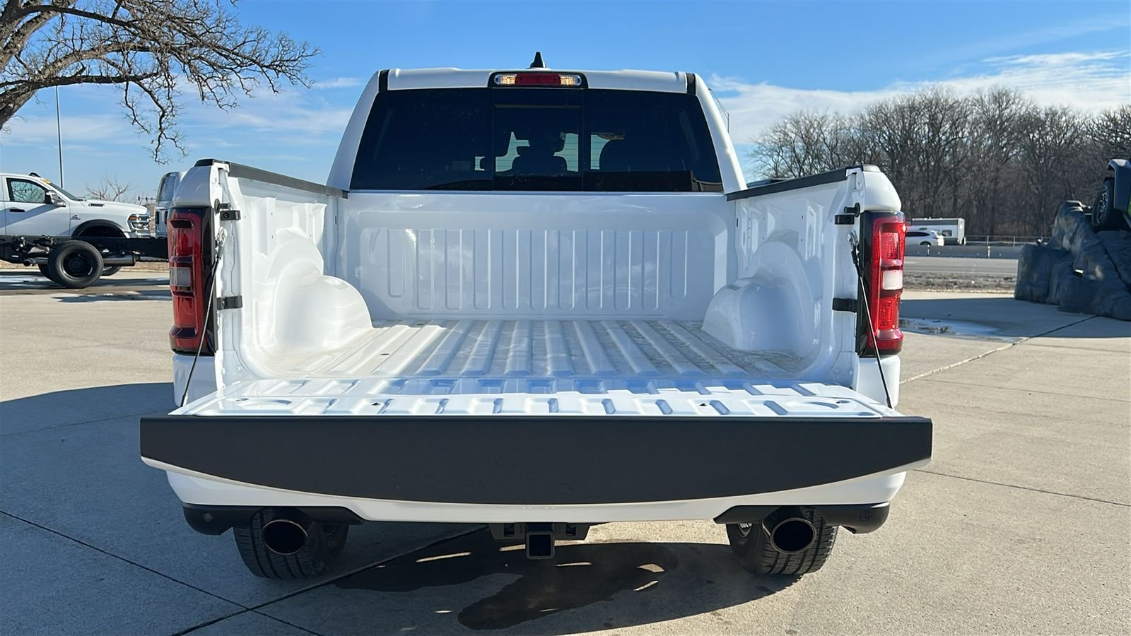 New 2026 Bright White Clear-Coat Exterior Paint RAM Big Horn/Lone Star image 16