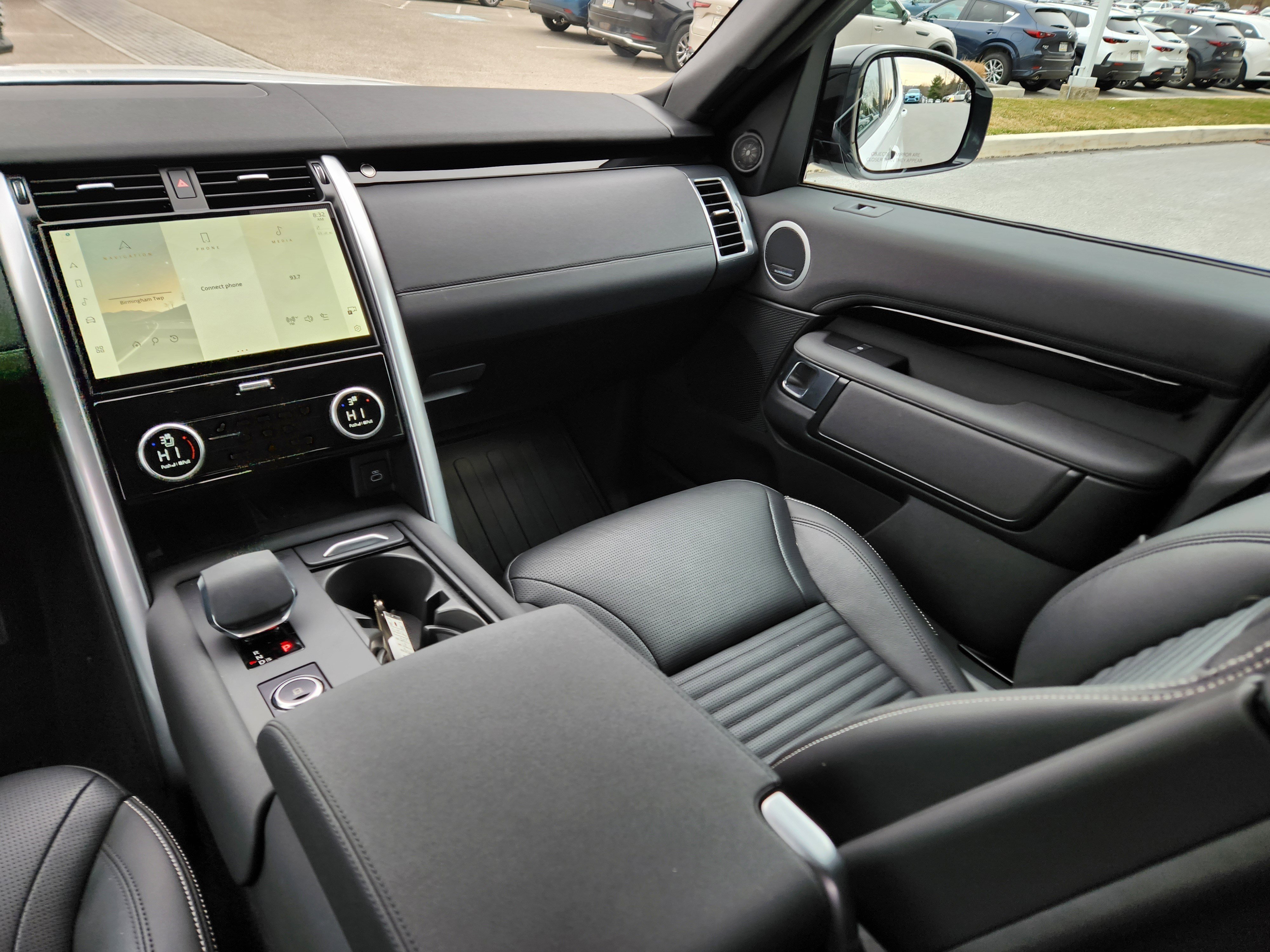 Certified Used 2025 Fuji White Land Rover S image 14