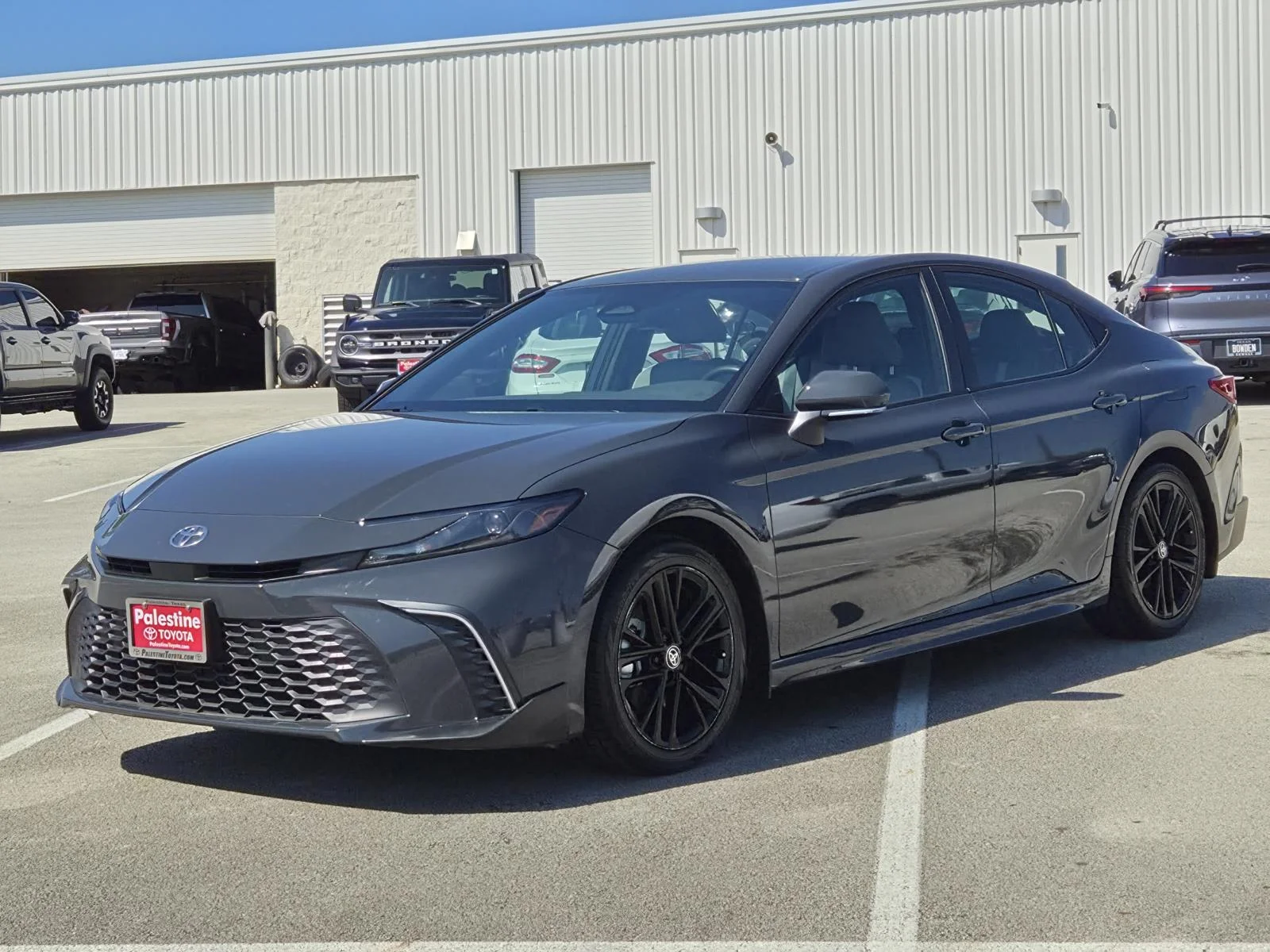 Used 2025 Gray Toyota SE (Natl) image 3