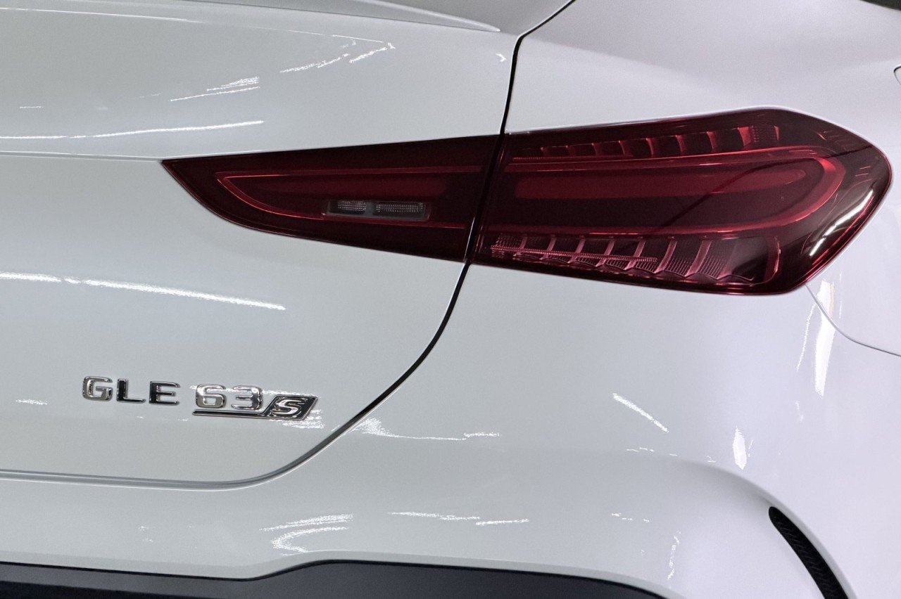 New 2026 MANUFAKTUR Moonlight White Metallic Mercedes-Benz AMG® GLE 63 S 4MATIC+ Coupe image 23