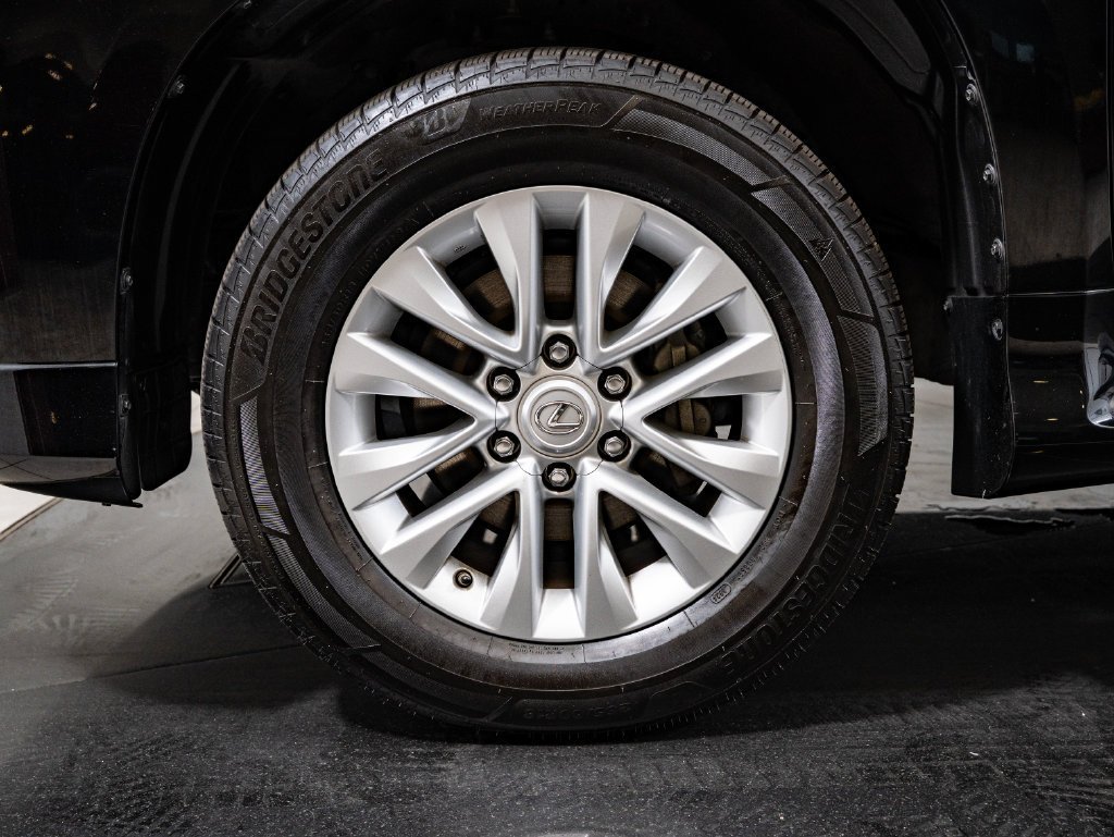 Used 2021 Black Lexus 460 image 13