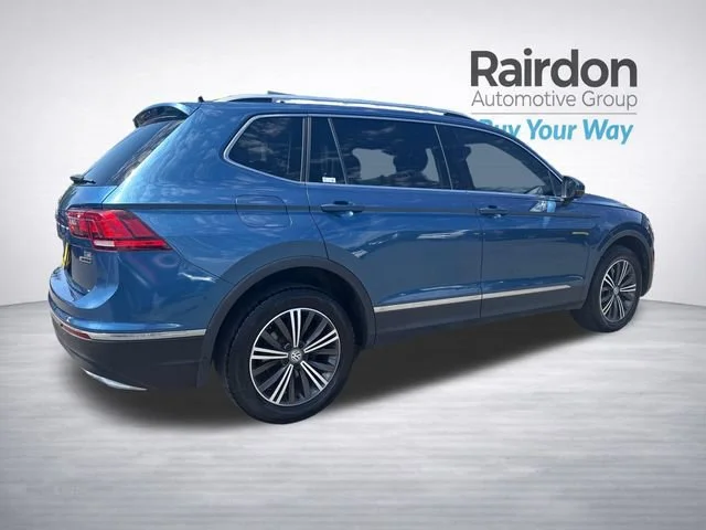 Used 2018 Blue Metallic Volkswagen SEL image 7