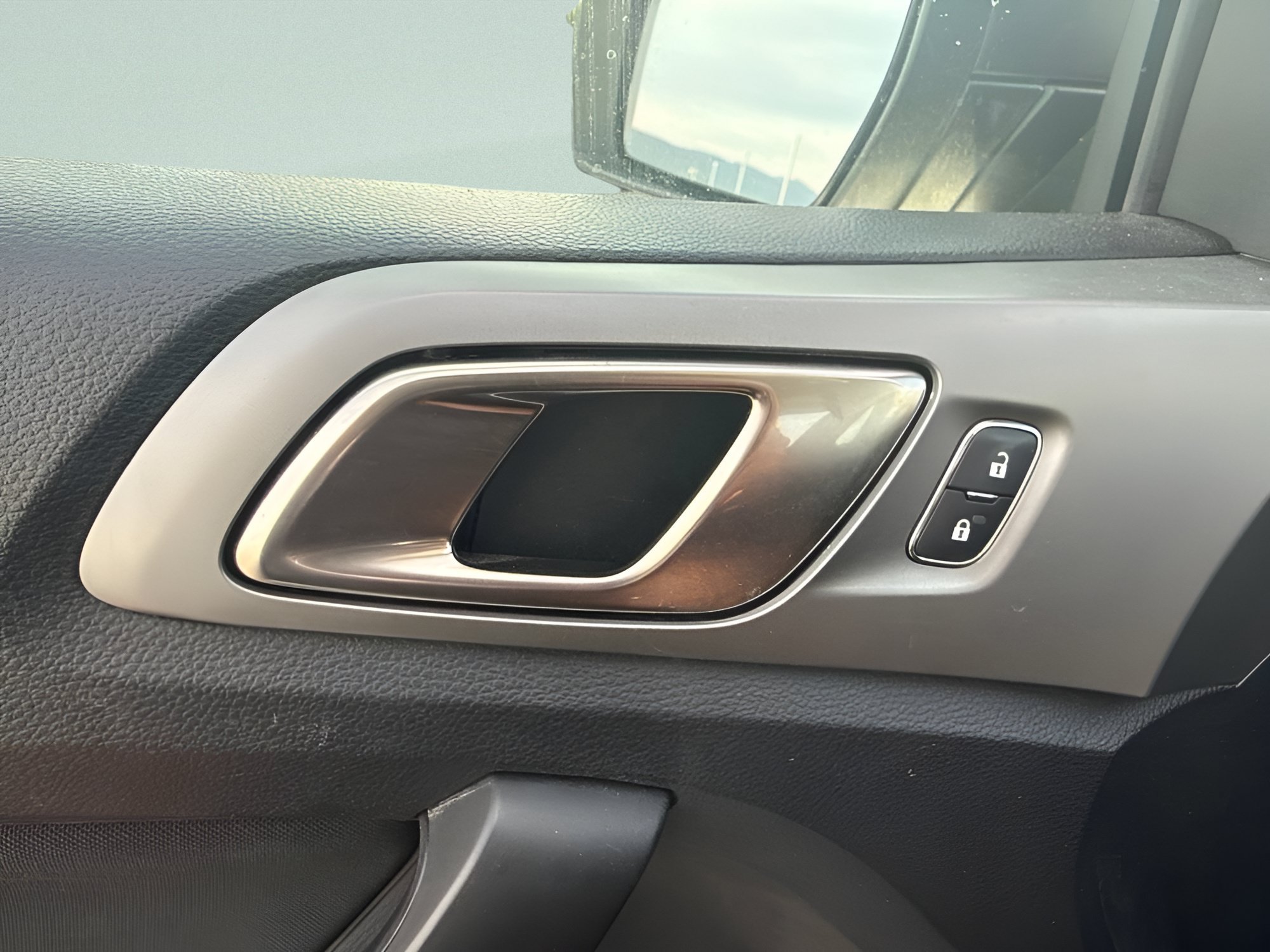 Certified Used 2019 Oxford White Ford XLT image 28