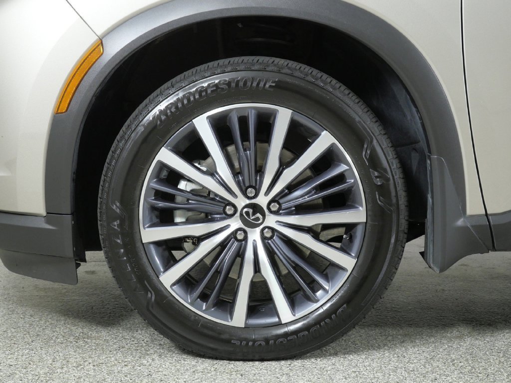 Used 2025 Black INFINITI Autograph image 17