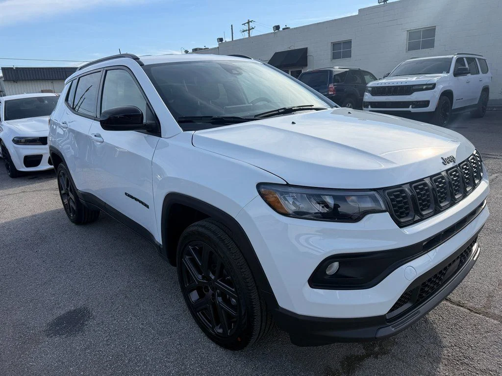 New 2026 White Jeep Latitude image 5