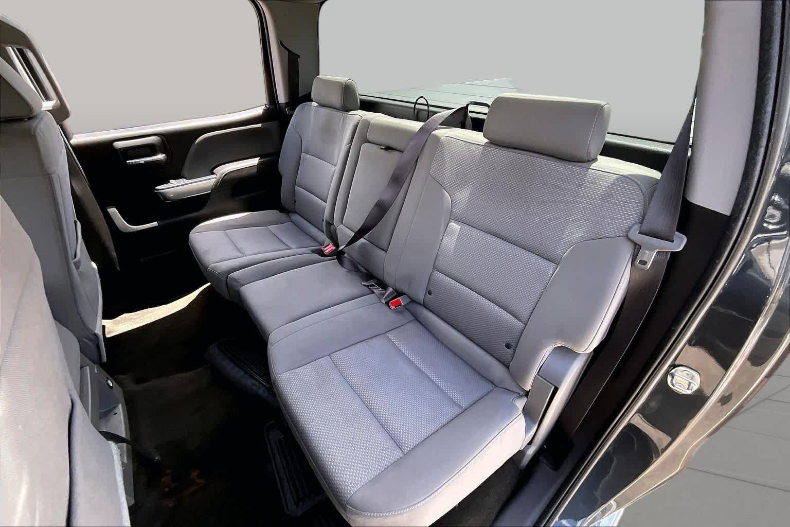 Used 2017 Graphite Metallic Chevrolet LT image 18