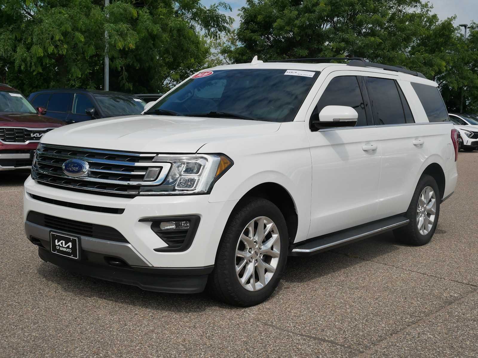 Used 2020 Ford Expedition XLT with VIN 1FMJU1JTXLEA42105 for sale in Mankato, Minnesota