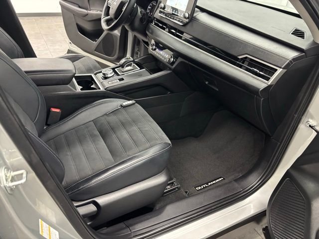Used 2024 Gray Mitsubishi  image 35