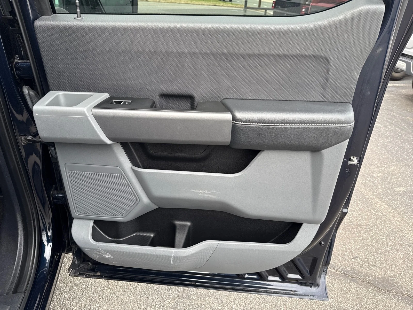 Used 2023 Antimatter Blue Metallic Ford XLT 4WD image 42