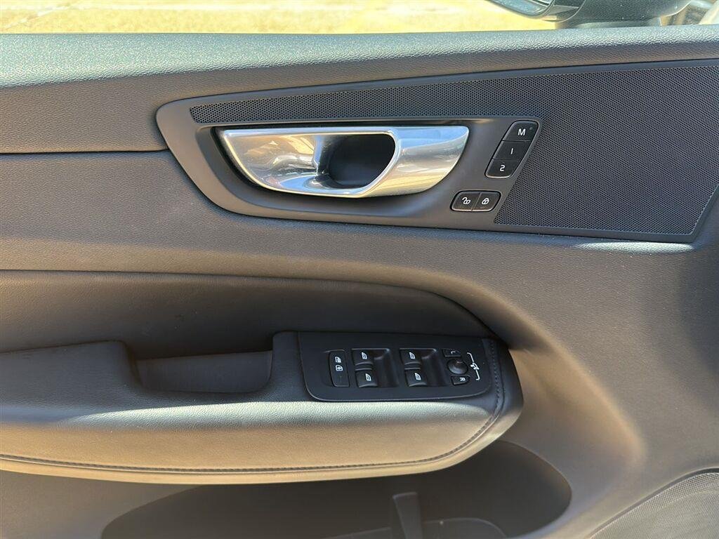 Used 2023 Silver Dawn Metallic Volvo Plus Dark Theme image 8