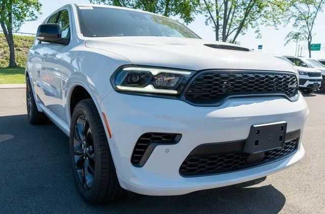 New 2026 White Knuckle Clear-Coat Exterior Paint Dodge GT Plus image 4