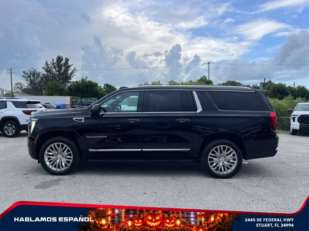 New 2026 Onyx Black GMC Elevation image 4