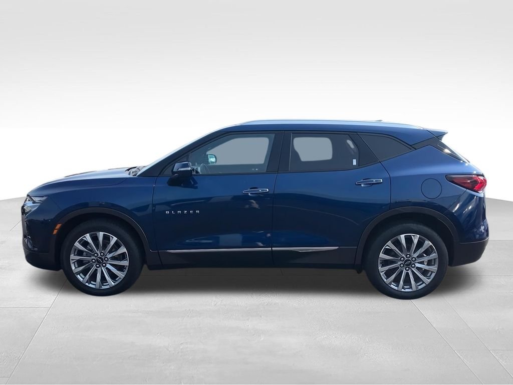 Used 2022 Blue Chevrolet Premier image 5