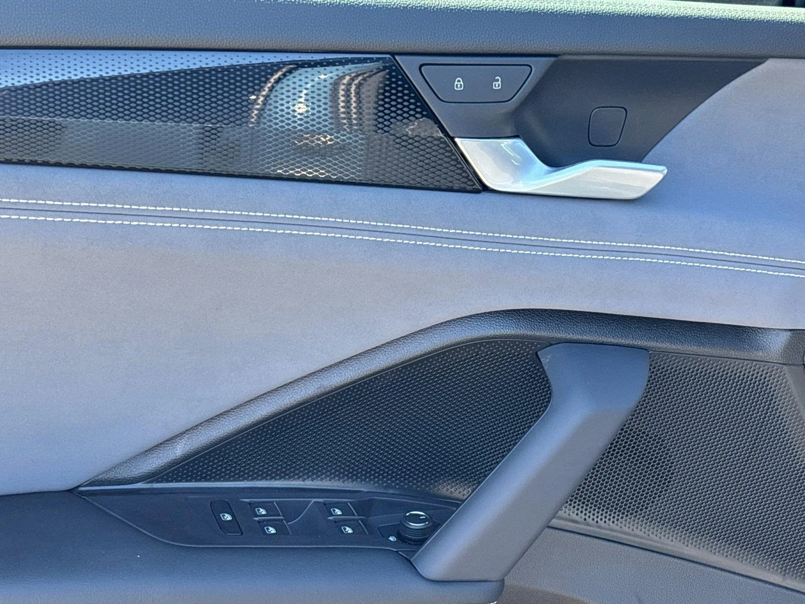 New 2026 Monterey Blue w/Deep Black Roof Volkswagen SE R-Line Black image 13