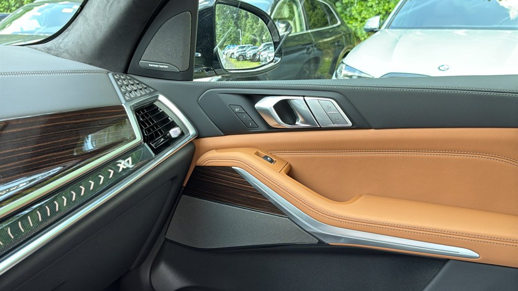 New 2027 Mineral White Metallic BMW xDrive40i image 19
