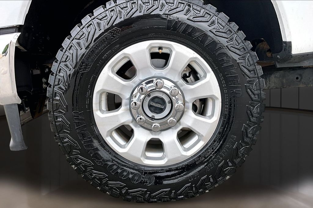 Used 2023 White Ford XLT image 8