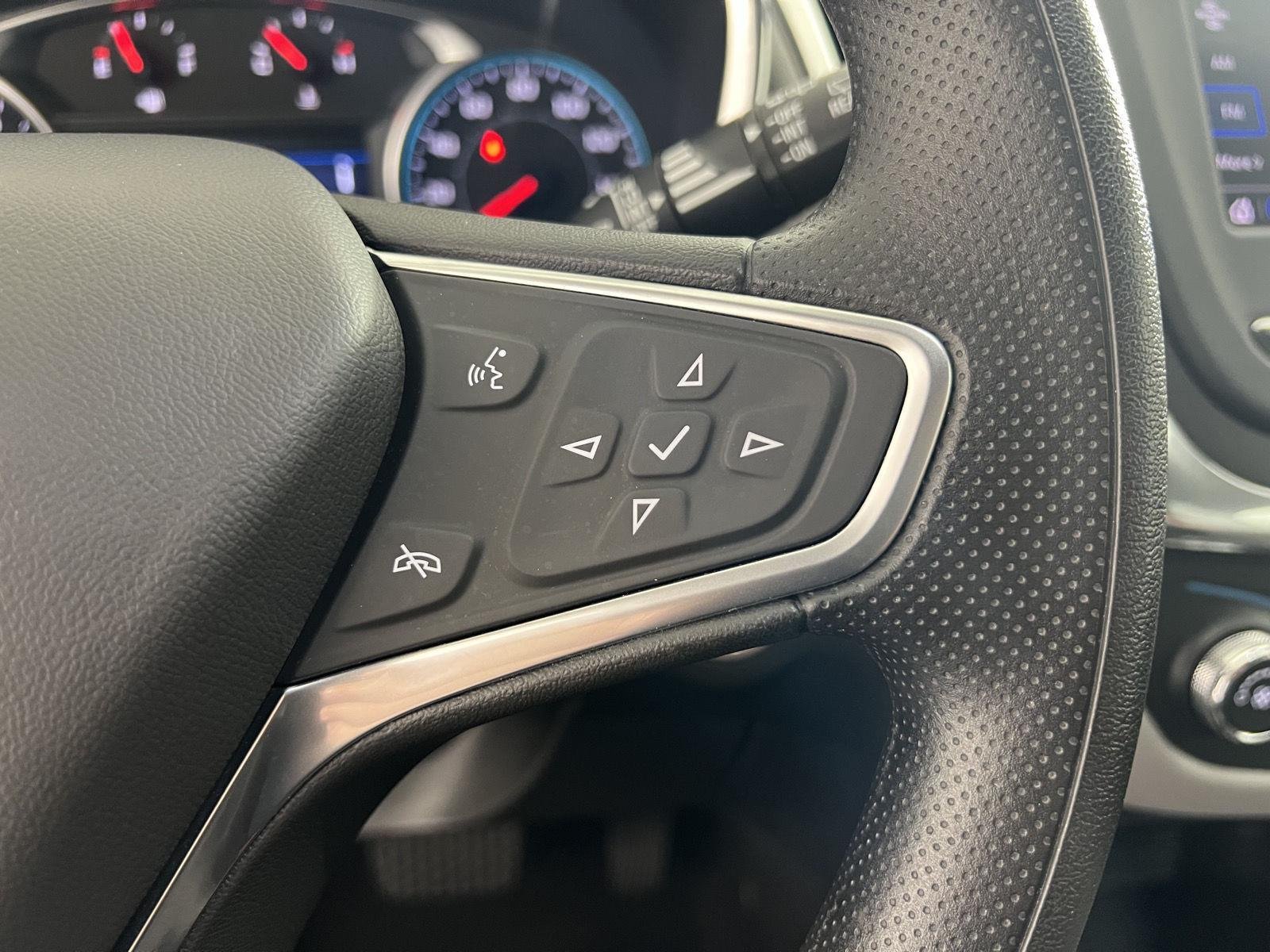 Used 2022 Summit White Chevrolet LS image 9