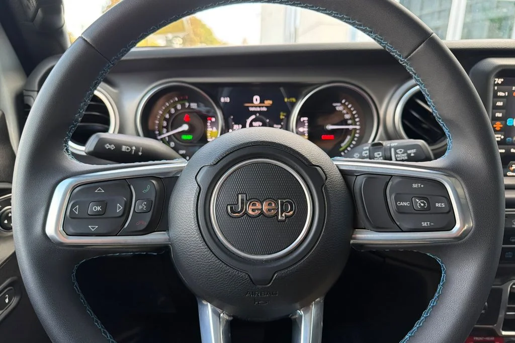 Used 2023 Silver Jeep Rubicon 4xe image 25