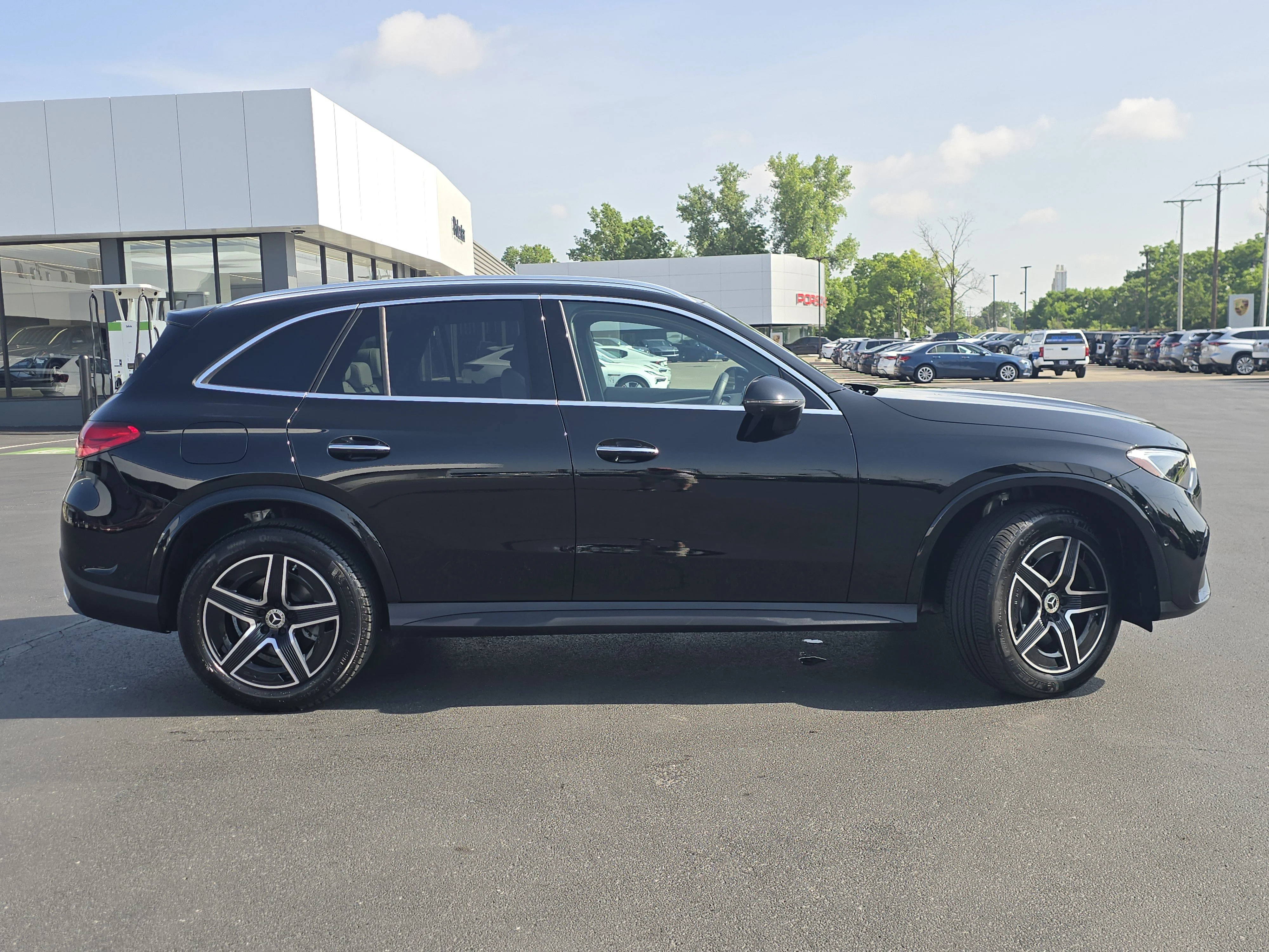 Used 2024 Black Mercedes-Benz GLC 300 image 8